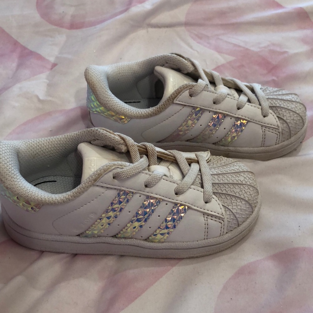 Adidas girls sneaker